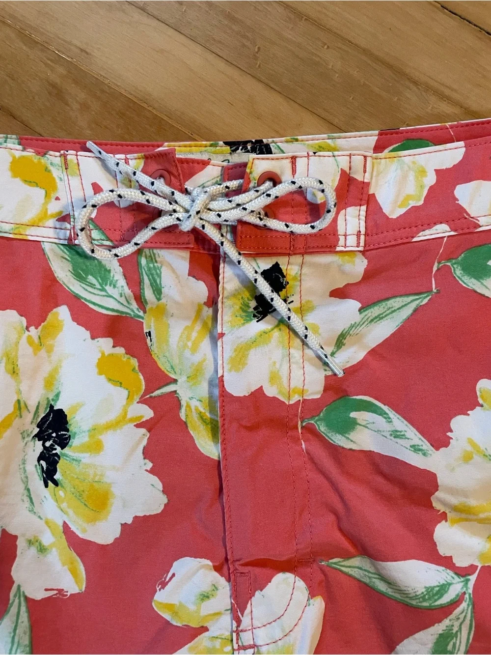 J. CREW 7” Stretch Breaker Board Short ECONYL Nylon Swim Trunk Floral Print 32